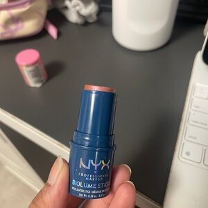NYX Professional Makeup Biolume Stick - highlighter stick pink